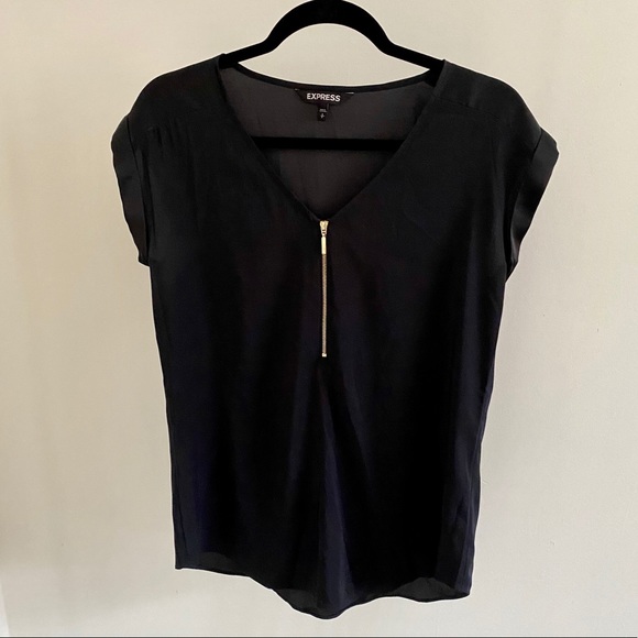 Express Loose Fit Tee - Picture 2 of 4